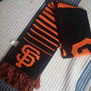 SG Giants scarf